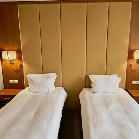 Golden Tulip Hotel 4*