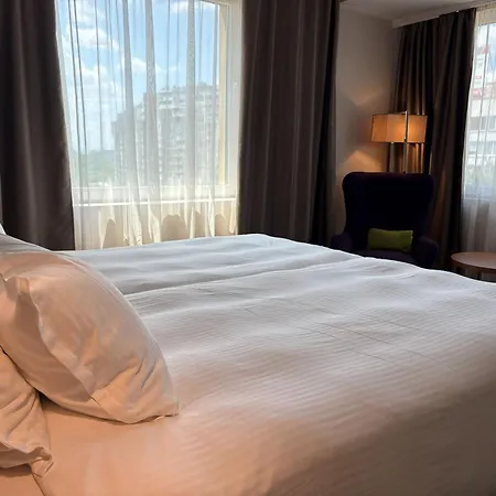 Golden Tulip 4*