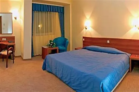 голдън тюлип Хотел 4*