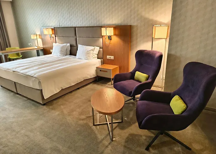 Golden Tulip Hotell 4*