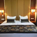 Hotel Golden Tulip 4*