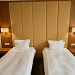 Golden Tulip ホテル 4*