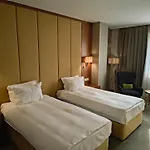 Golden Tulip ホテル