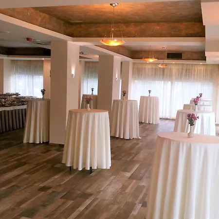 فندق Golden Tulip فارنا