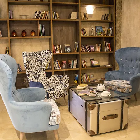 Golden Tulip 4* וארנה