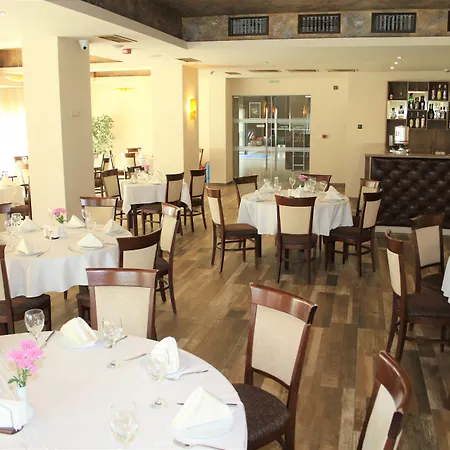 Golden Tulip ホテル 4*