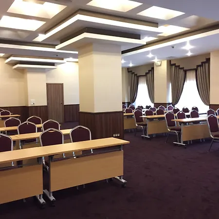 מלון Golden Tulip 4*