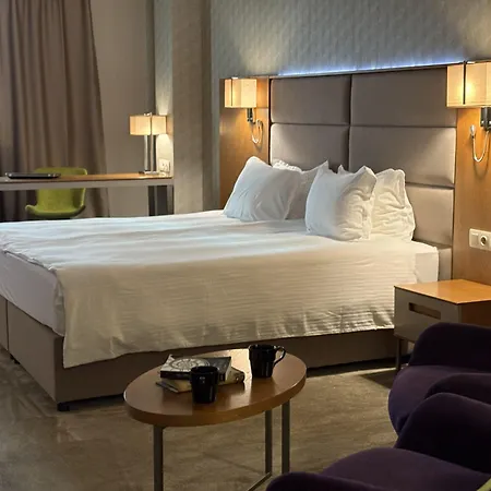 Golden Tulip Hotel 4*